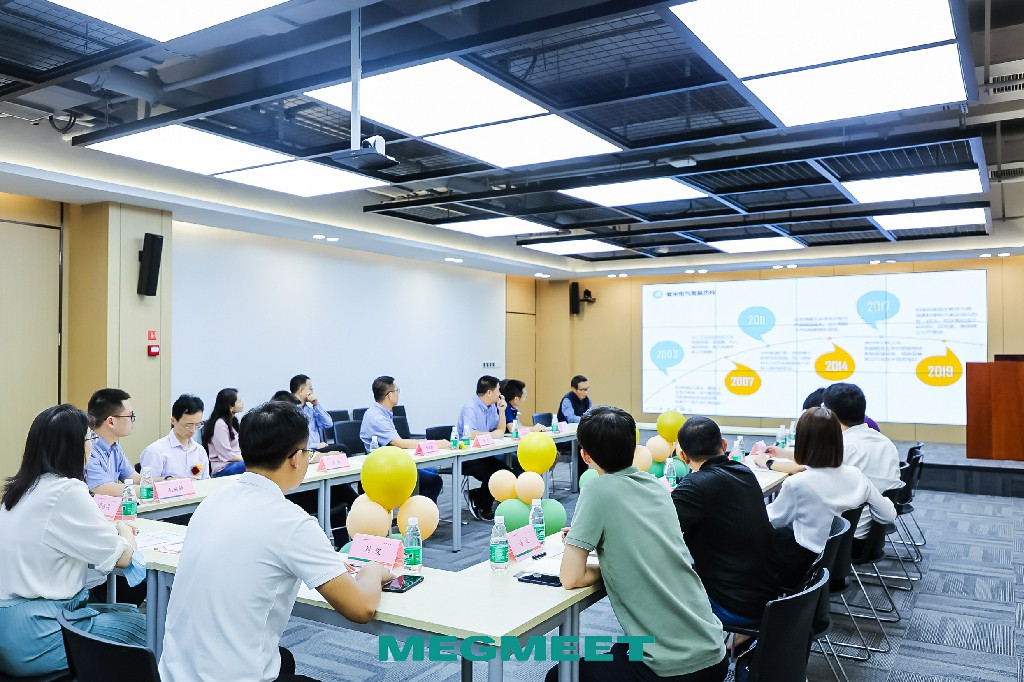 高校会议.jpg 高校会议.jpg
